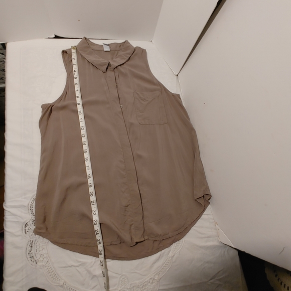 Women's Tan Button Front Sleeveless Collard Old Navy Shirt Top - Picture 2 of 6